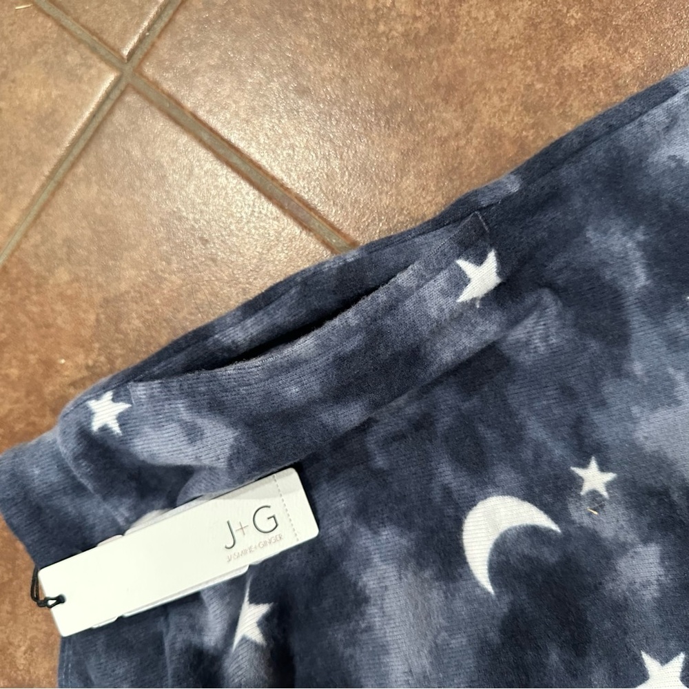 Jasmine & Ginger Star and Moon Print Drawstring Knit Sleep Shorts - Picture 5 of 6